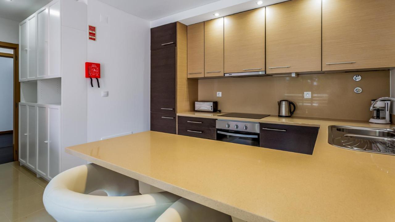 Luminous 2 Bdr Apartment W/Pool By Lovelystay Albufeira Bagian luar foto